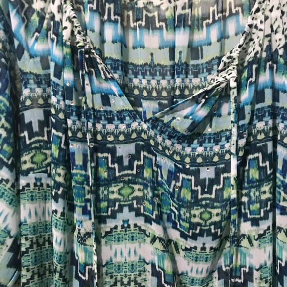 Pretty plus blouse - Picture 2 of 3